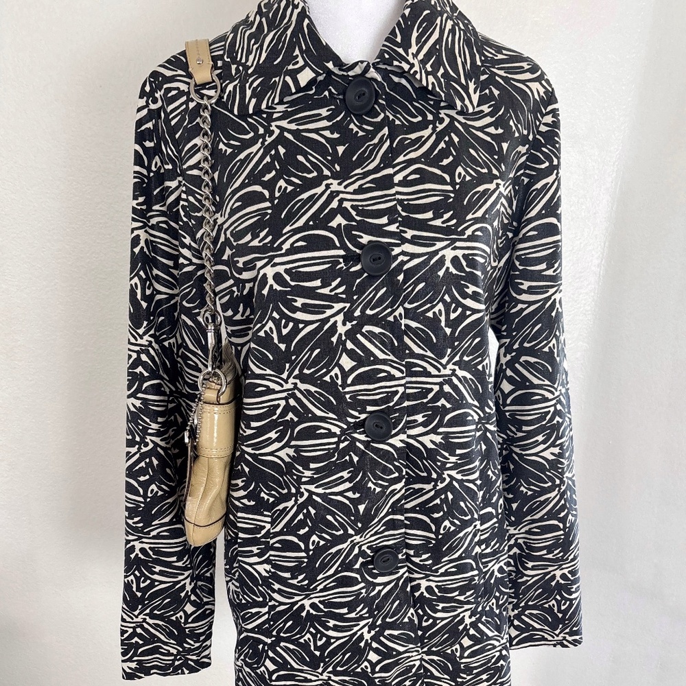 Chico’s Black & White Abstract Print Linen Coat – Size 0 (S)